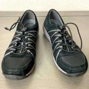 Dansko Honor Womens Fashion Suede Black Walking Comfort Sneakers, Size 7.5